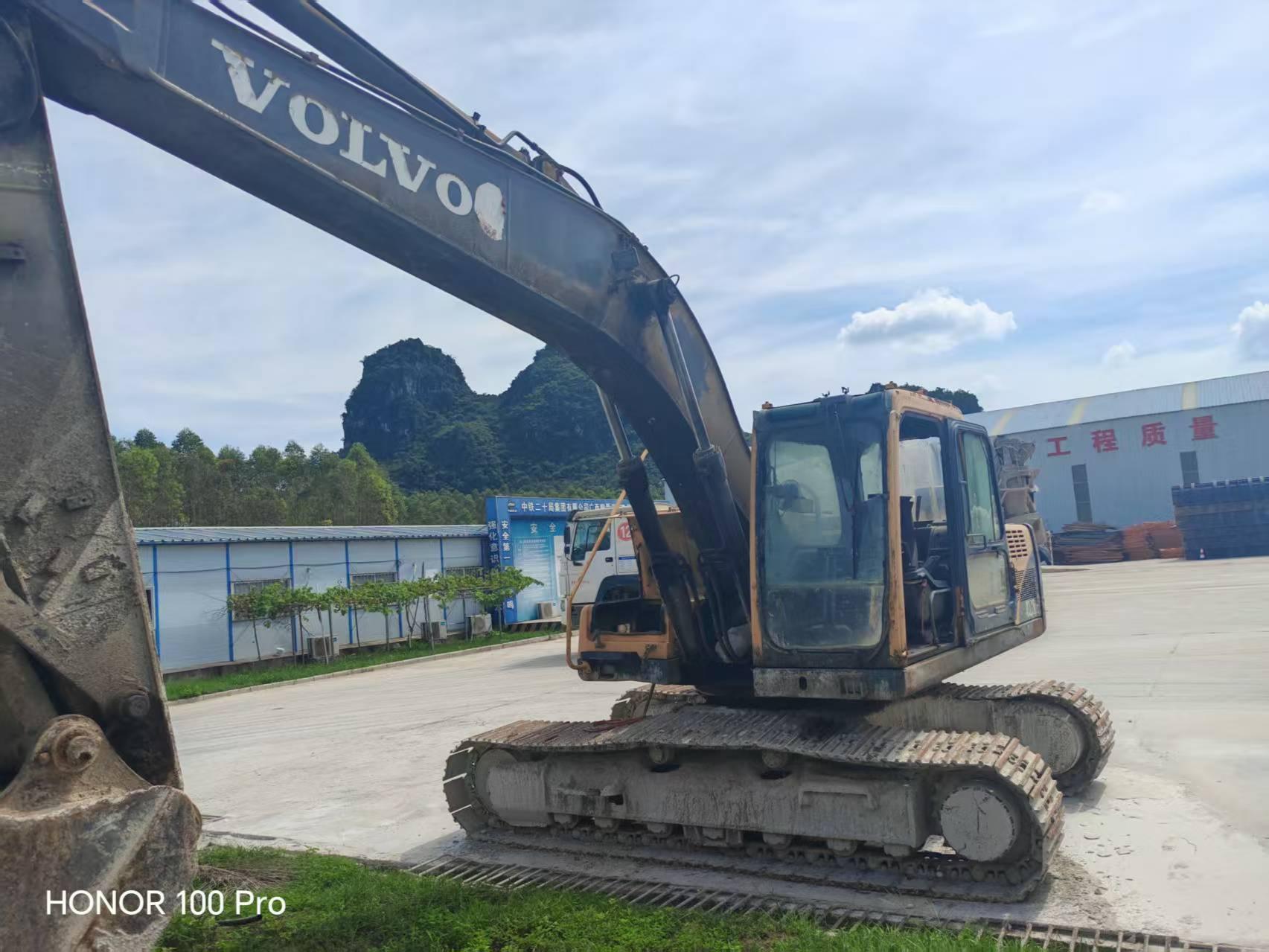 9月23日来宾1台沃尔沃挖掘机EC210B、2台现代挖掘机R215-7C招标公告