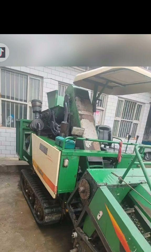 邢台地区处理春柳履带两行玉米机