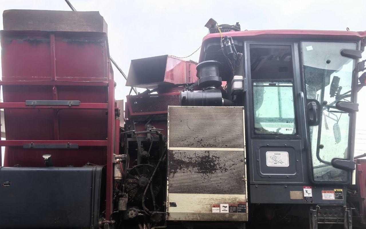 潍坊地区处理22年沃德履带玉米收割机