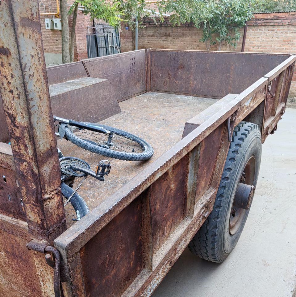 保定地区处理东方红拖拉机