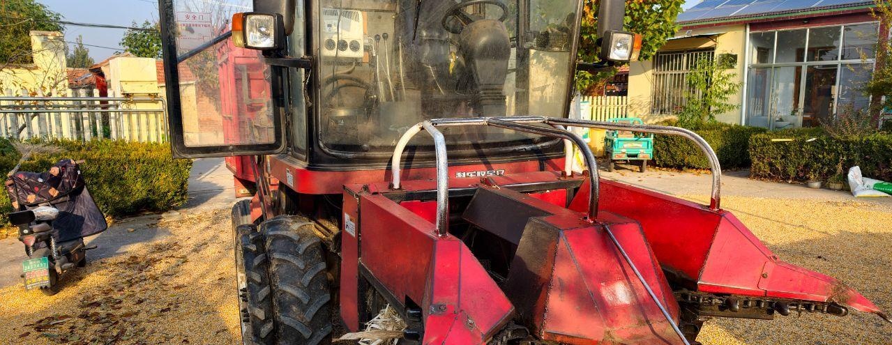 潍坊地区处理15年春雨两行收割机