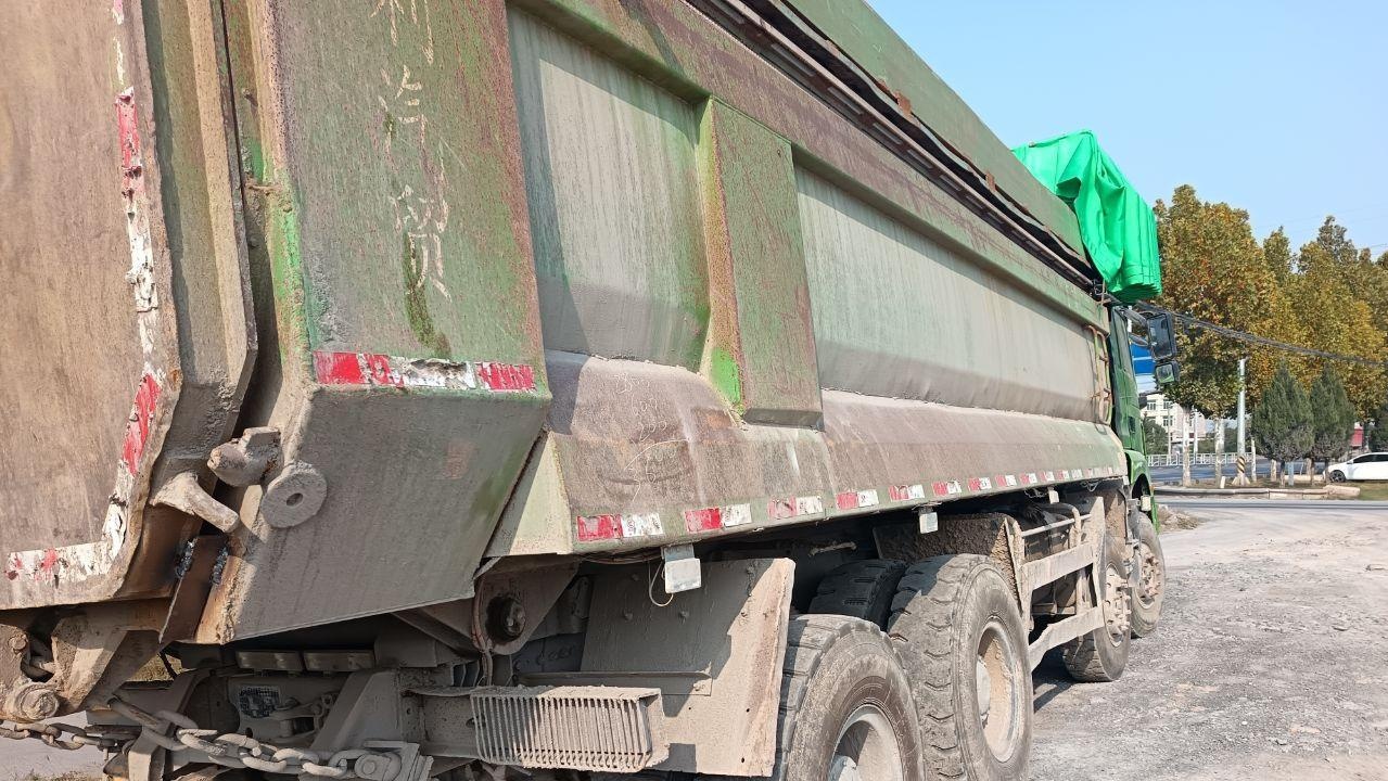 新乡地区处理陕汽德龙自卸车