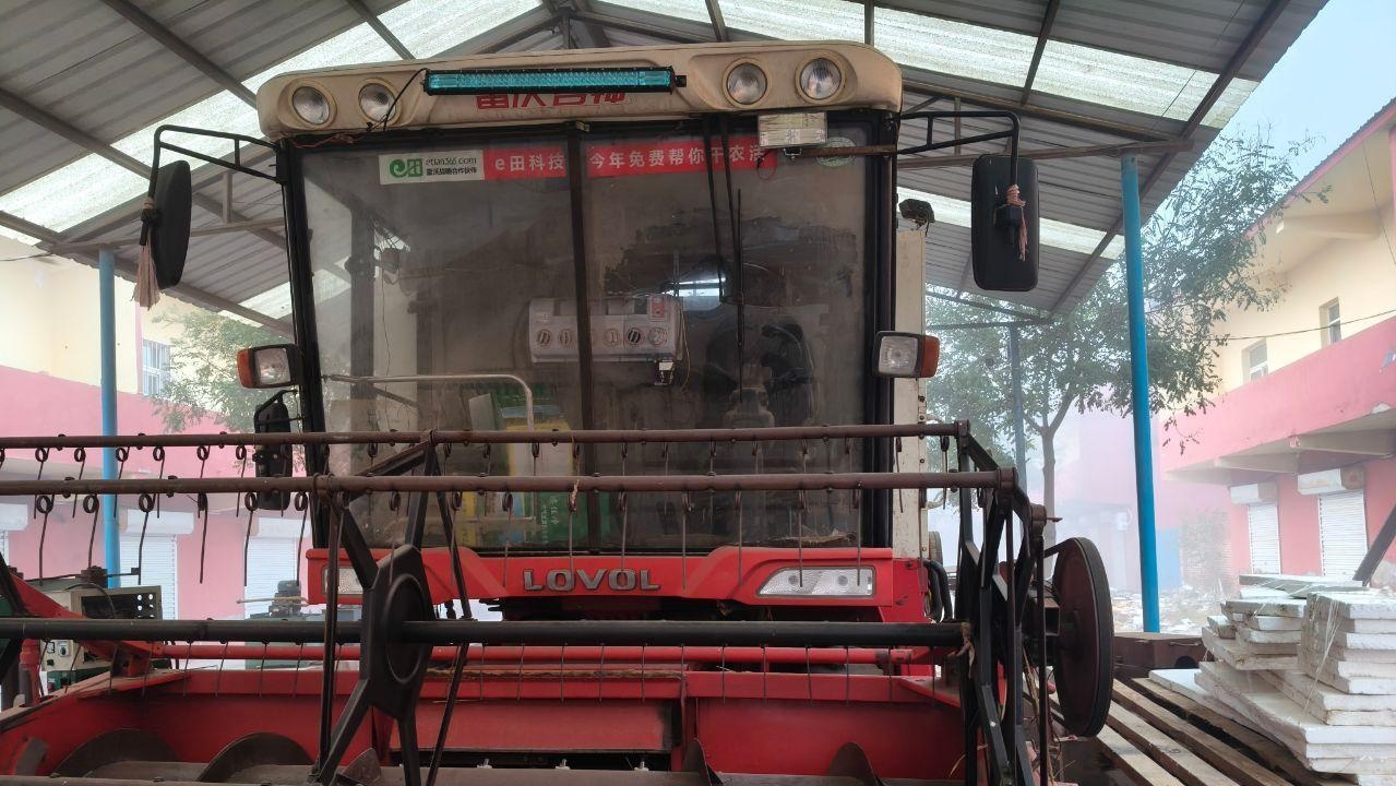 衡水地区处理1204六钢拖拉机一套带旋耕机秸秆还田机