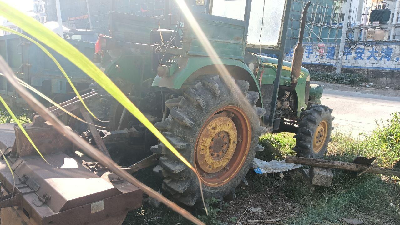 来宾地区处理拖拉机