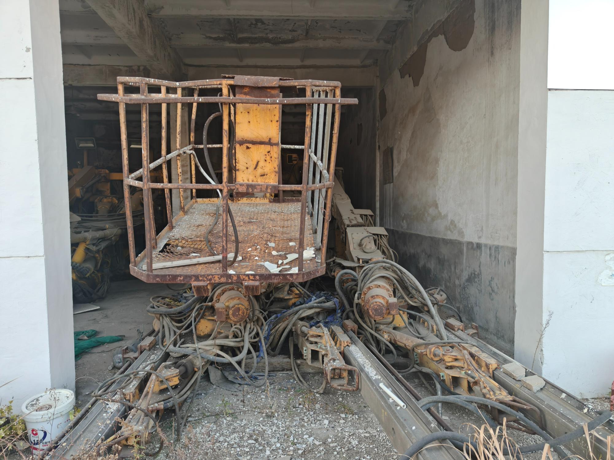 11月26日天津东丽三臂凿岩电脑台车一台招标公告