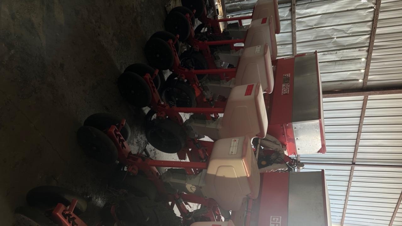 双鸭山地区处理马斯奇奥6行播种机