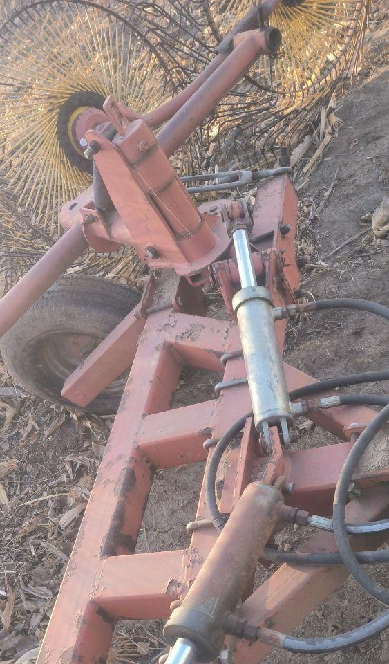 沈阳地区处理低价出售八盘搂草机