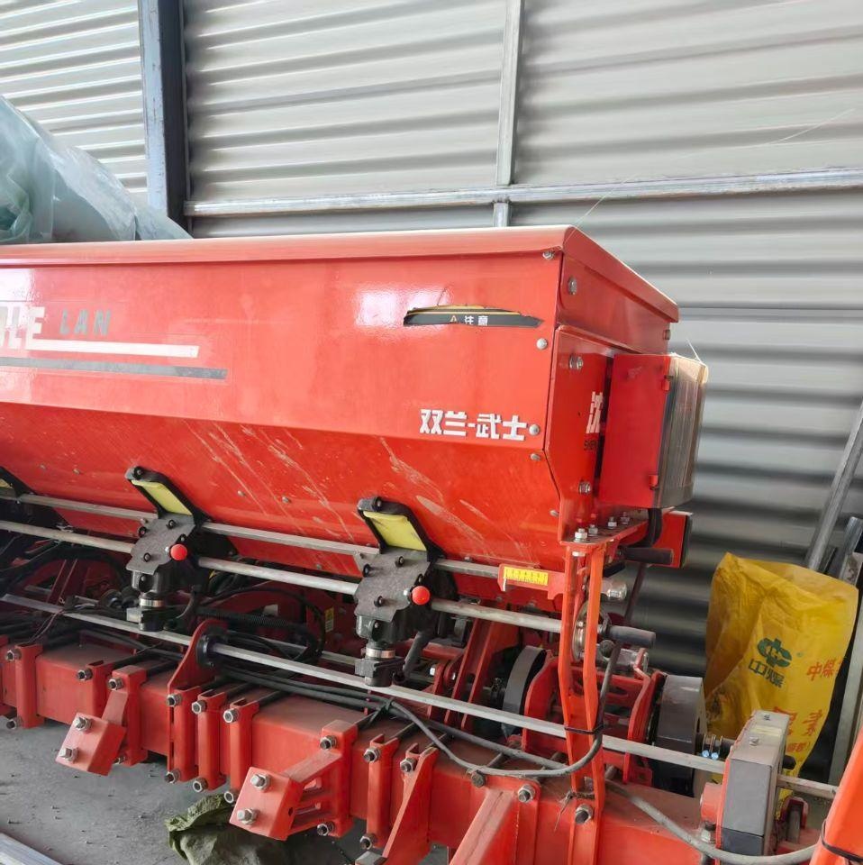 佳木斯地区处理出售 24年顺源6行气吸播种机