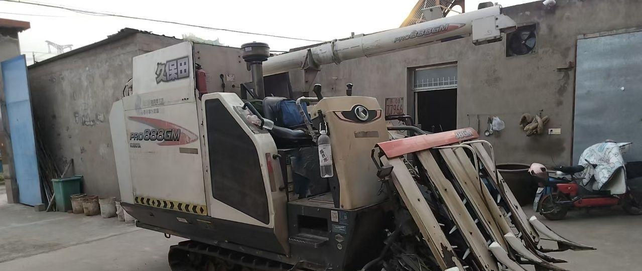 淮安地区处理888久保田收割机
