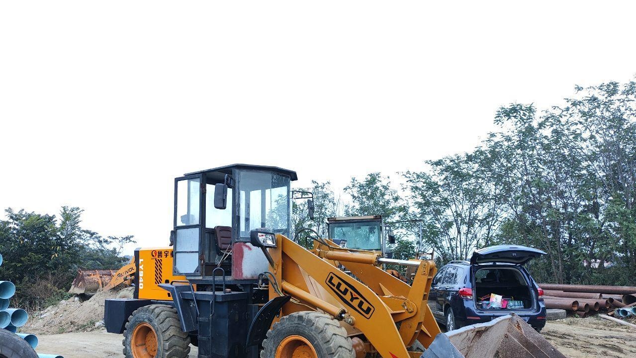 大连地区处理鲁宇小30铲车 