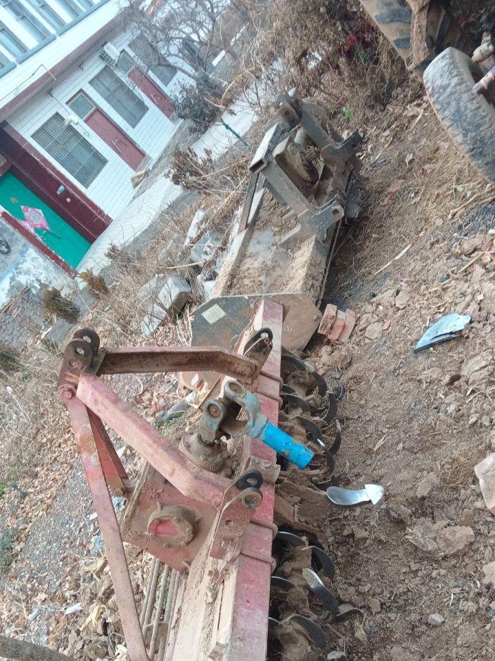 新乡地区处理850拖拉机带强压旋耕机、打杆机