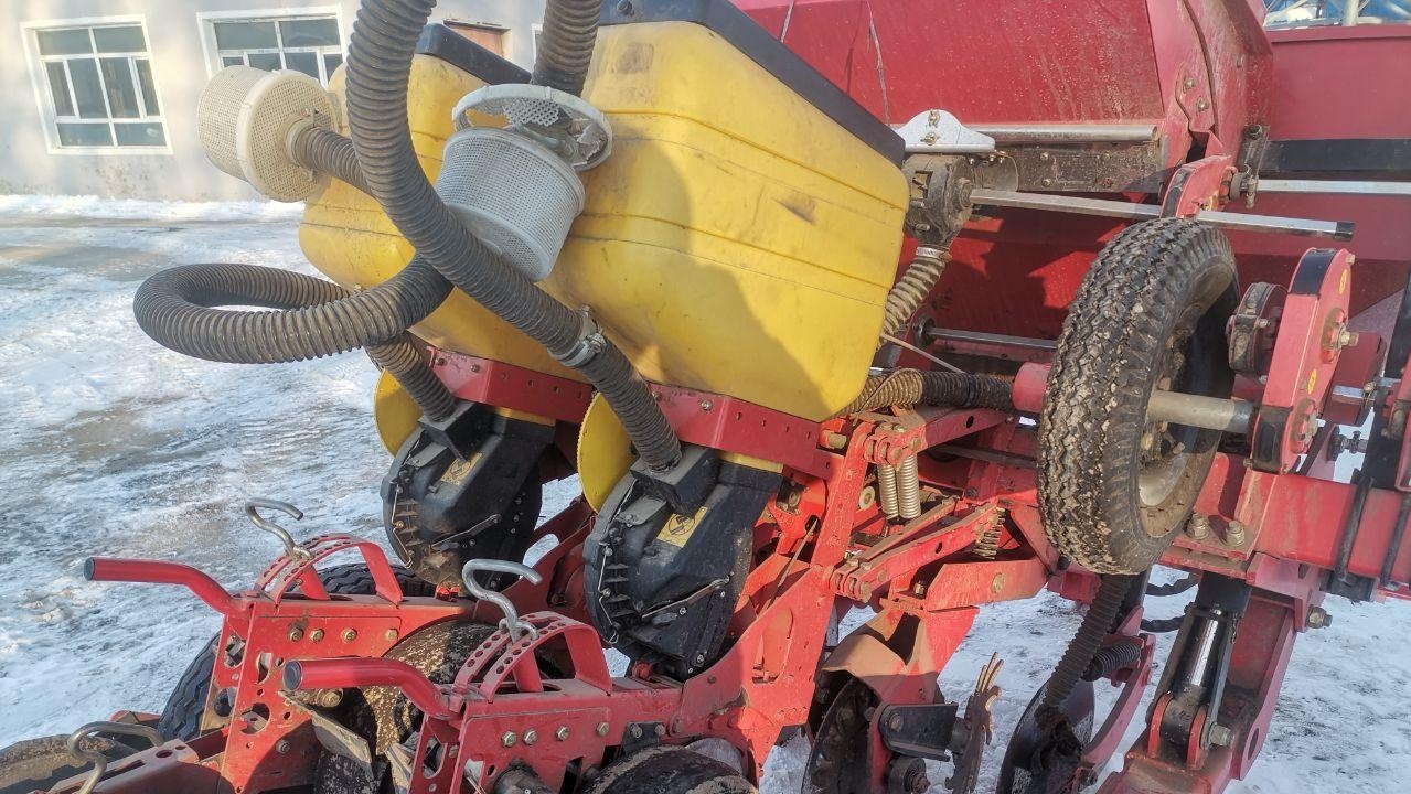 双鸭山地区处理马克气吸重型免耕机