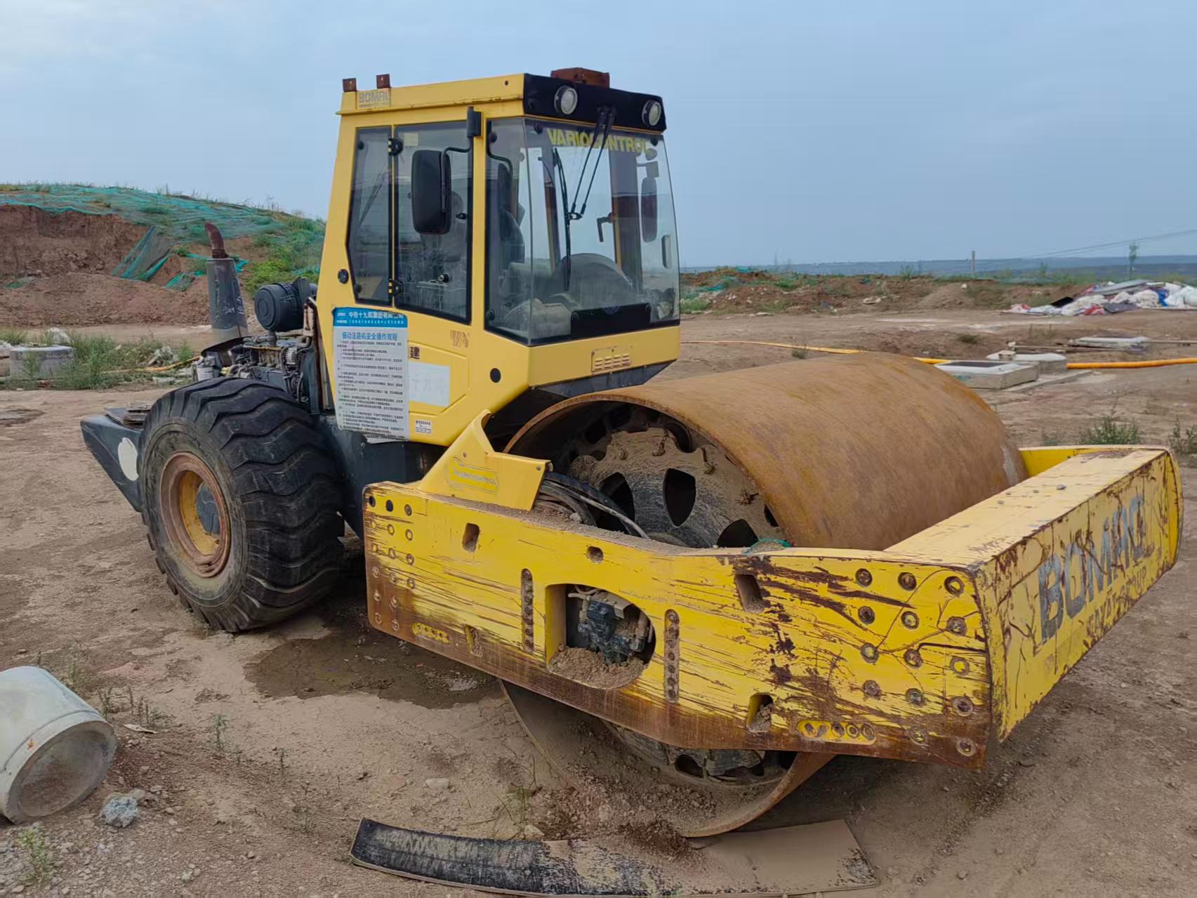 1月14日西安压路机、发电机组招标公告