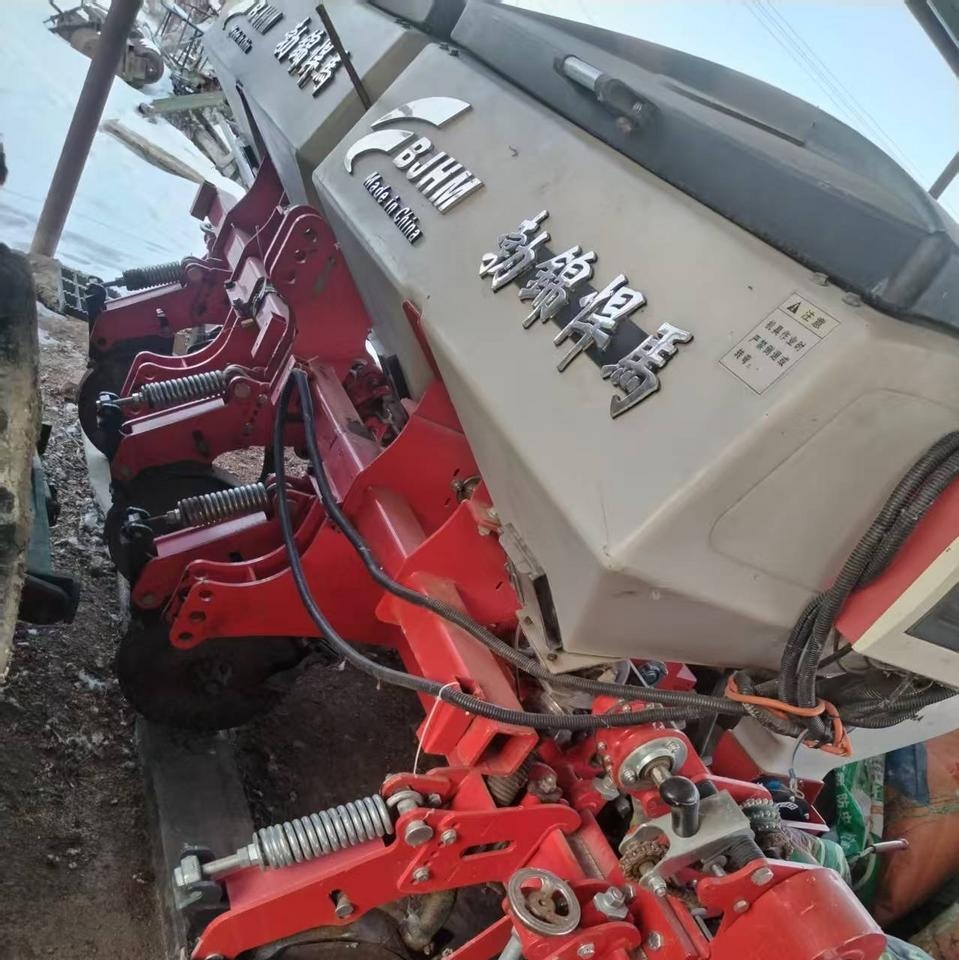双鸭山地区处理勃锦悍马播种机