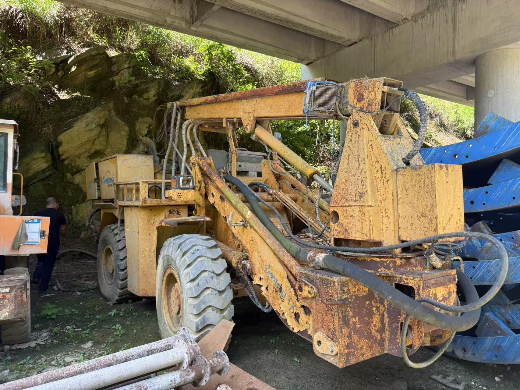 1月20日黔南混凝土喷射机械手一台套招标公告