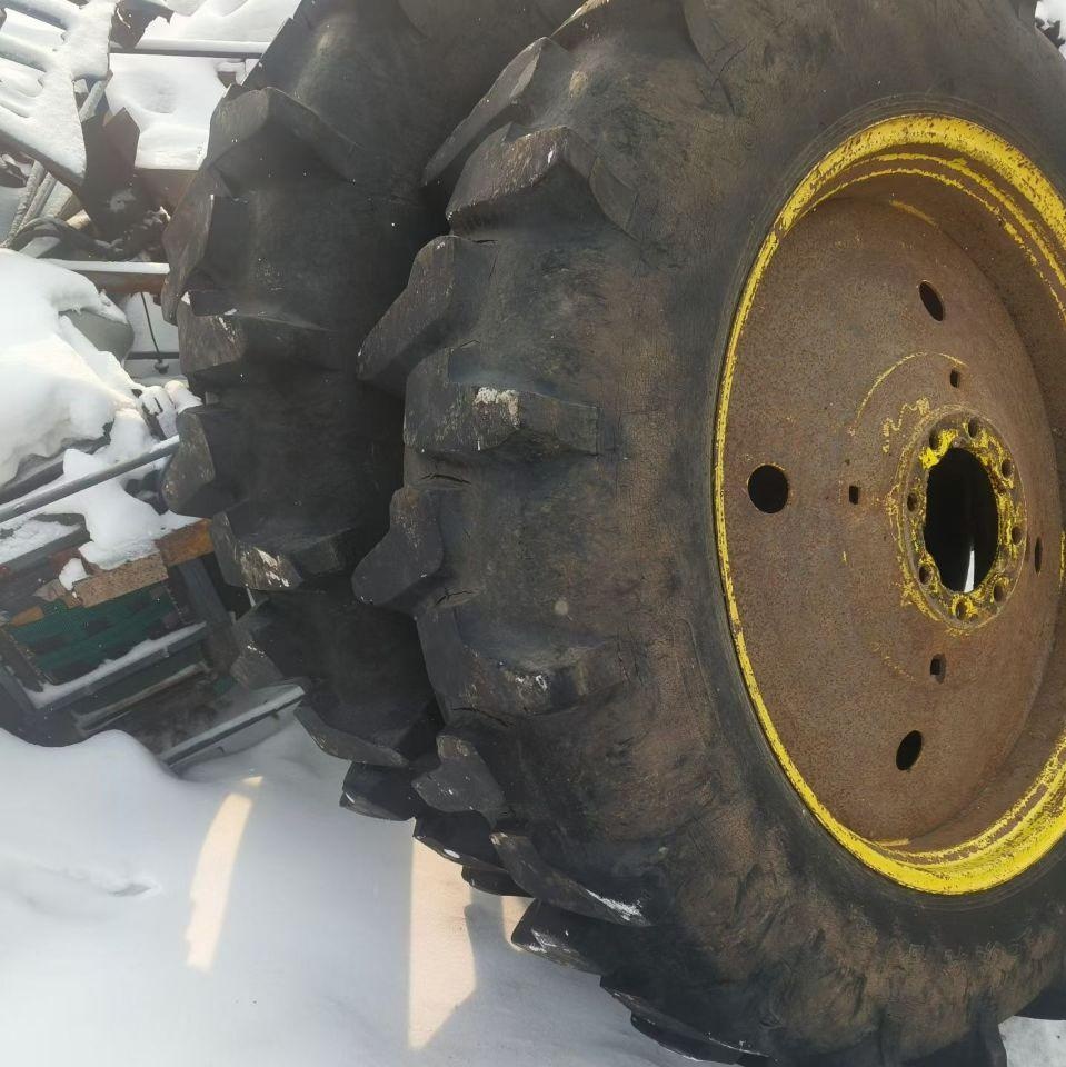 佳木斯地区处理卖09年迪尔824 两套轮胎