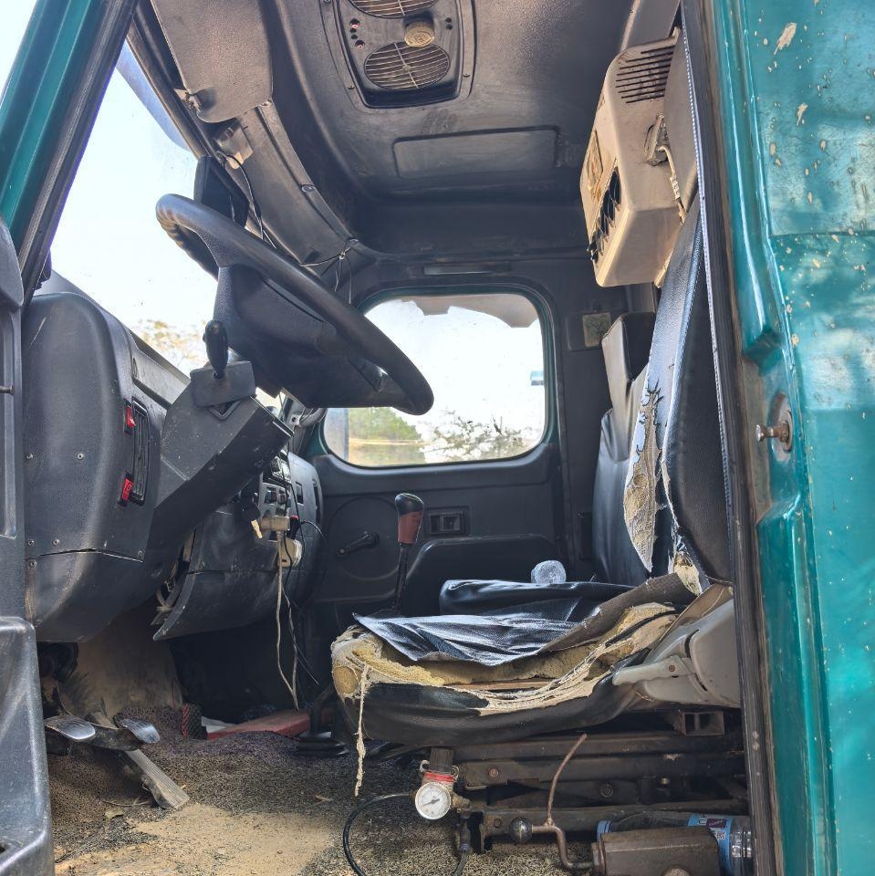 南宁地区处理钦机19年福龙四驱前五后十三吨  