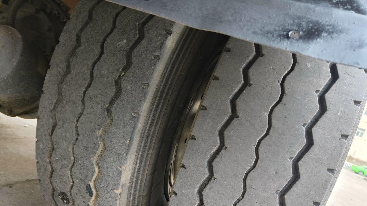 南京地区处理福田欧马可6.8米厢式货车