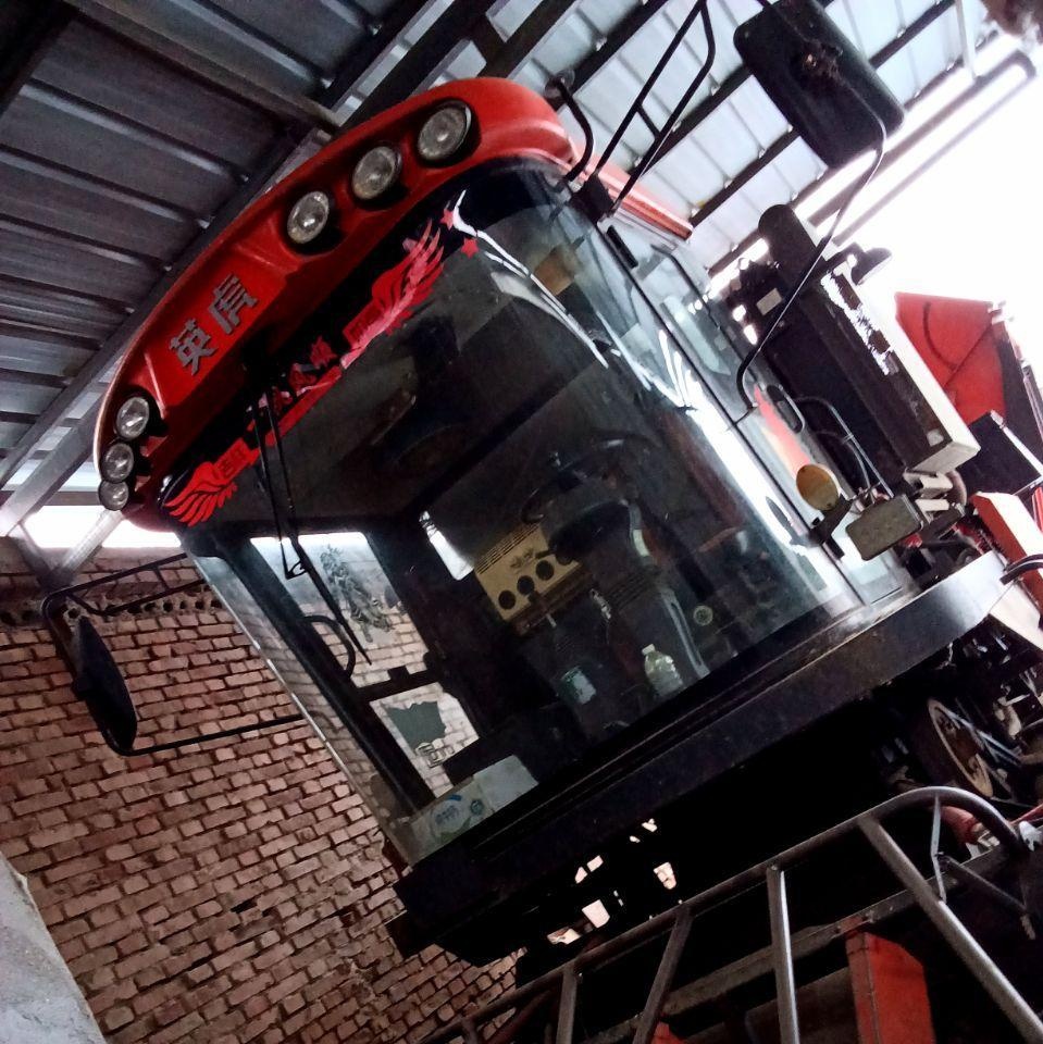 保定地区处理英虎四行收割机