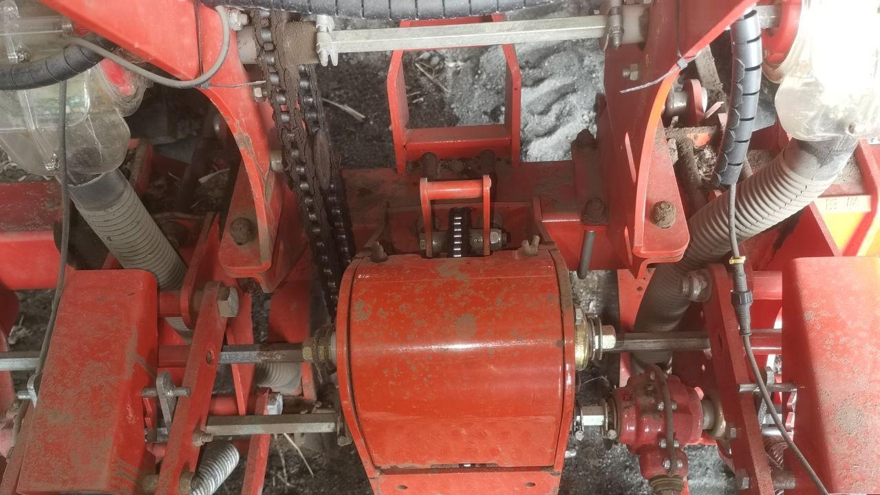 鸡西地区处理23年勃宏两行免耕机