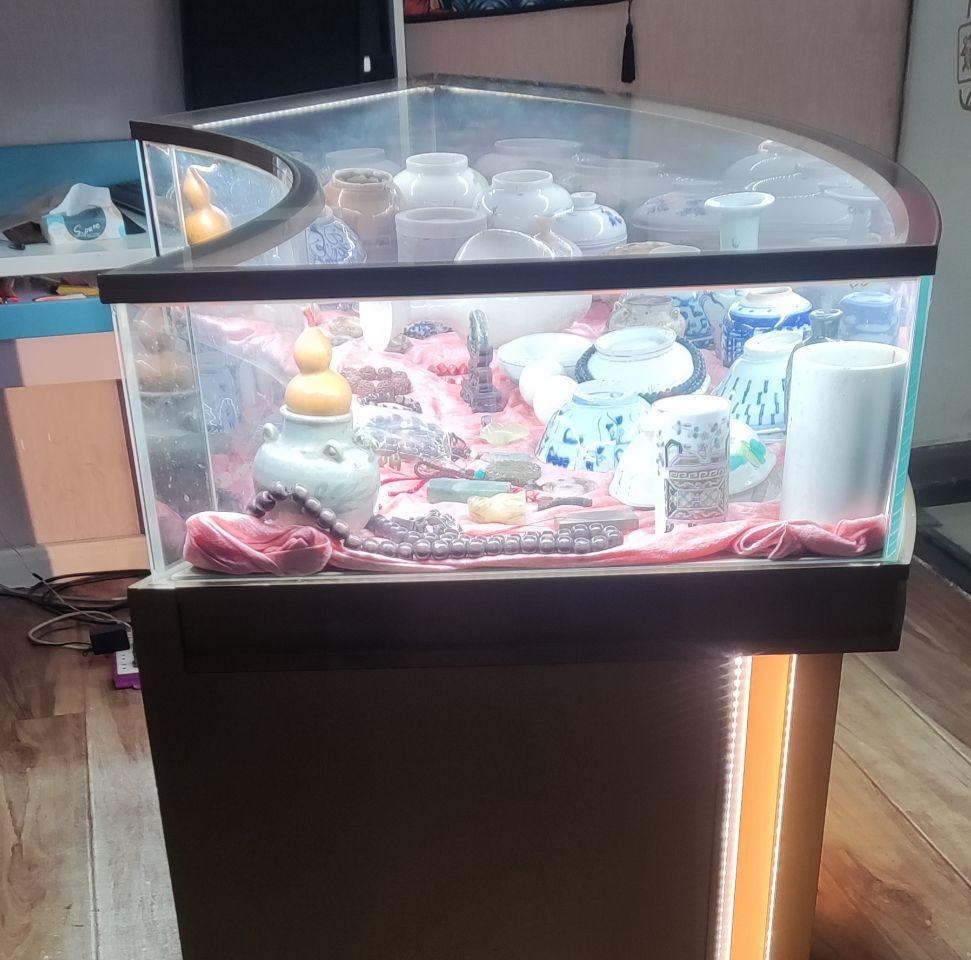 徐州地区处理异型玻璃展示柜