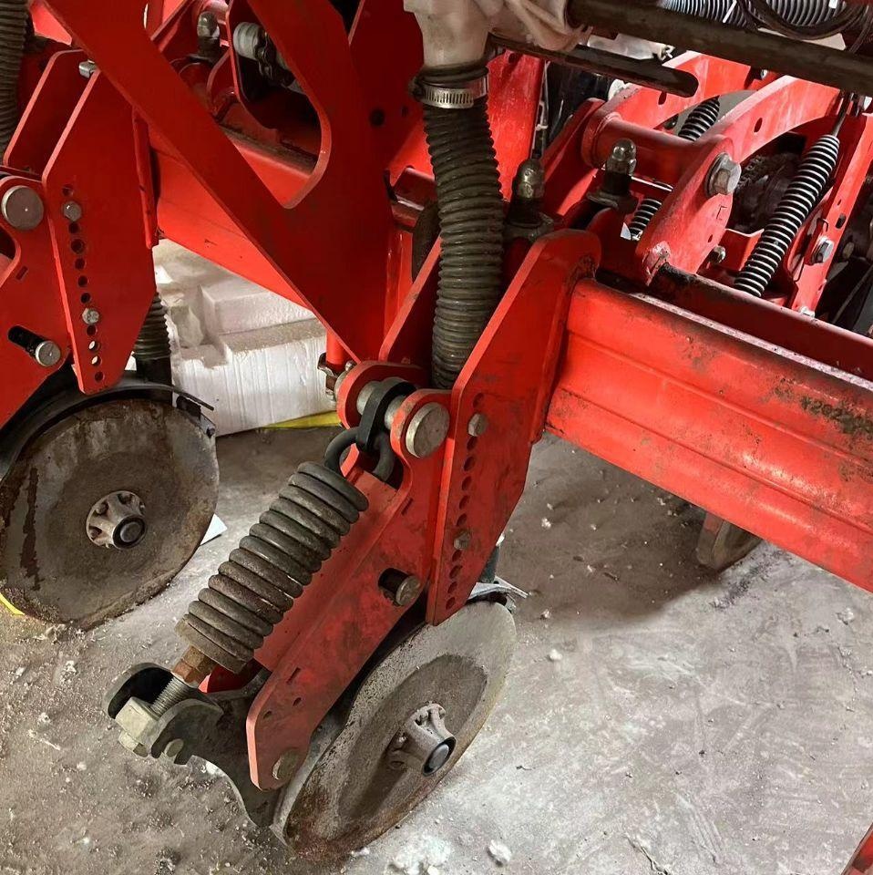 鸡西地区处理23年金玲6行玉米大豆两套体