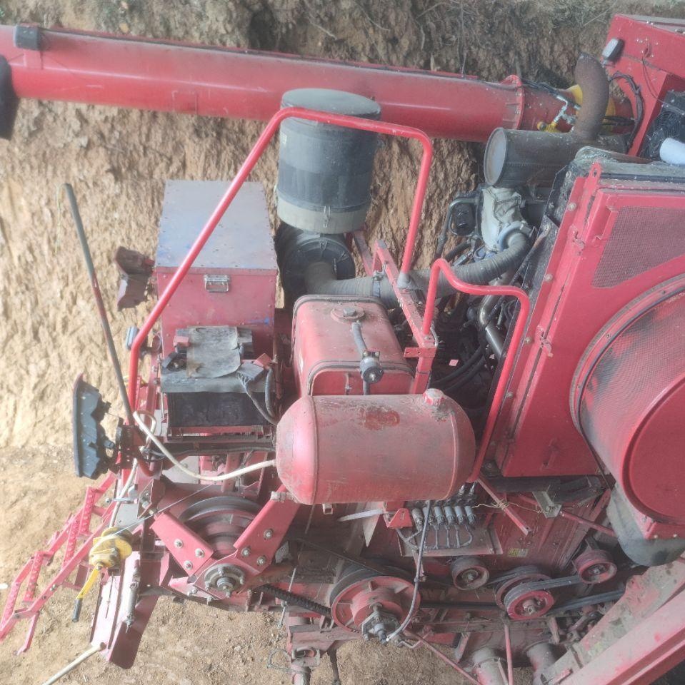 洛阳地区处理22年雷沃gm100收割机潍柴200马力发动机