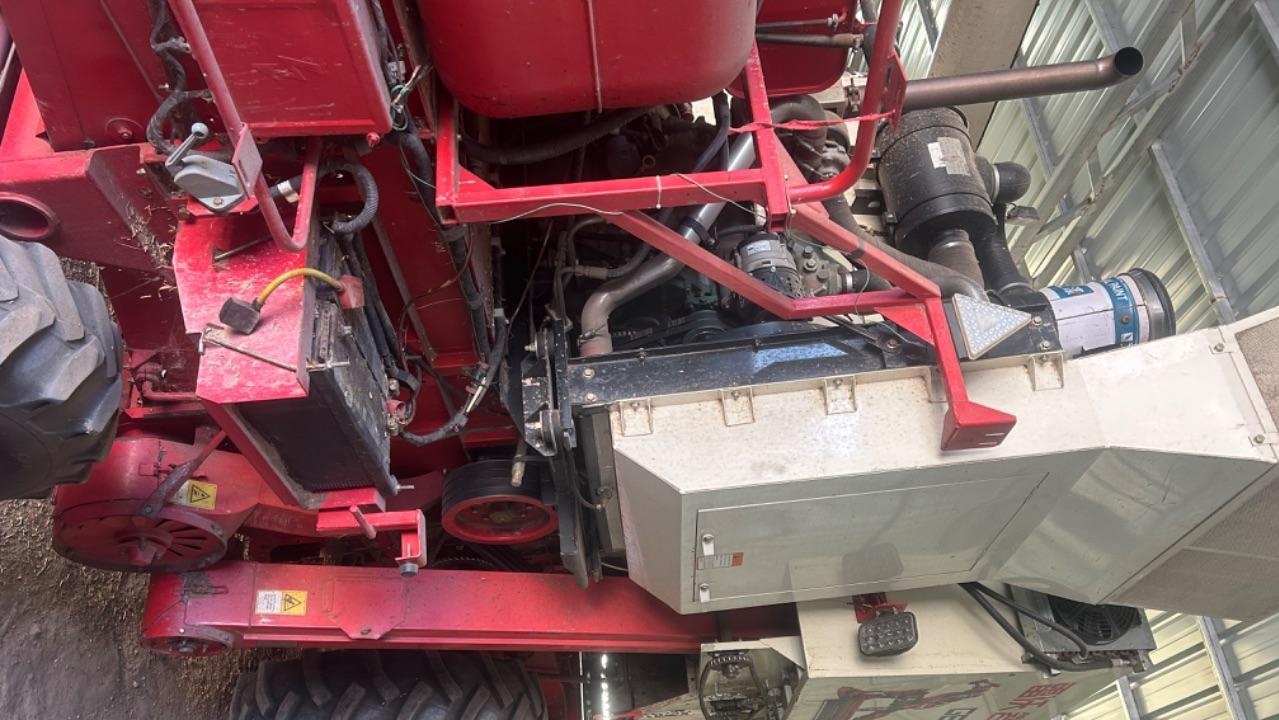 洛阳市地区处理两台雷沃80H收获机