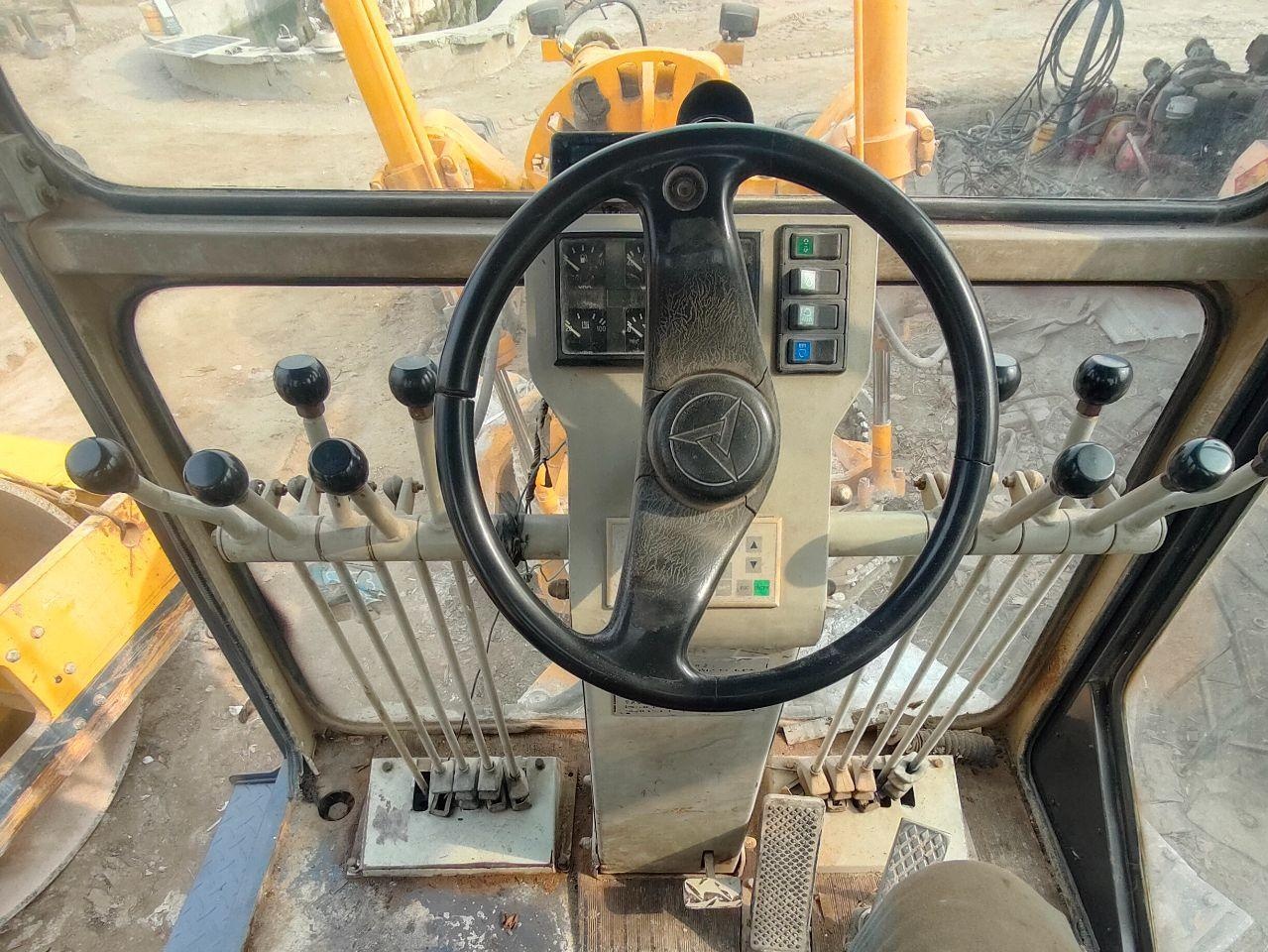 天津地区处理三一平地机