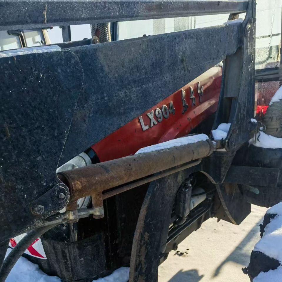 黑河地区处理东方红904用的装载铲