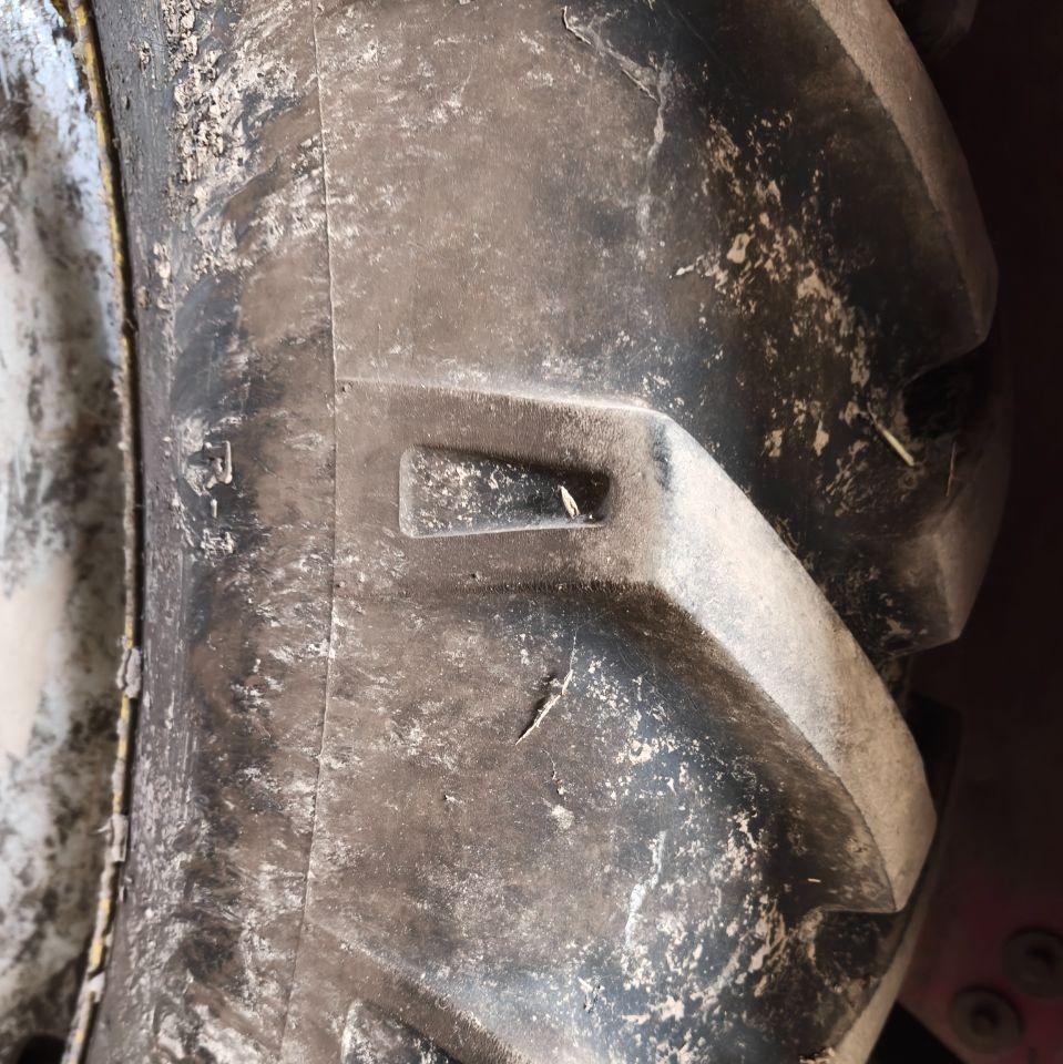 菏泽地区处理东方红904中耕胎 11-38 9.5-28 八九