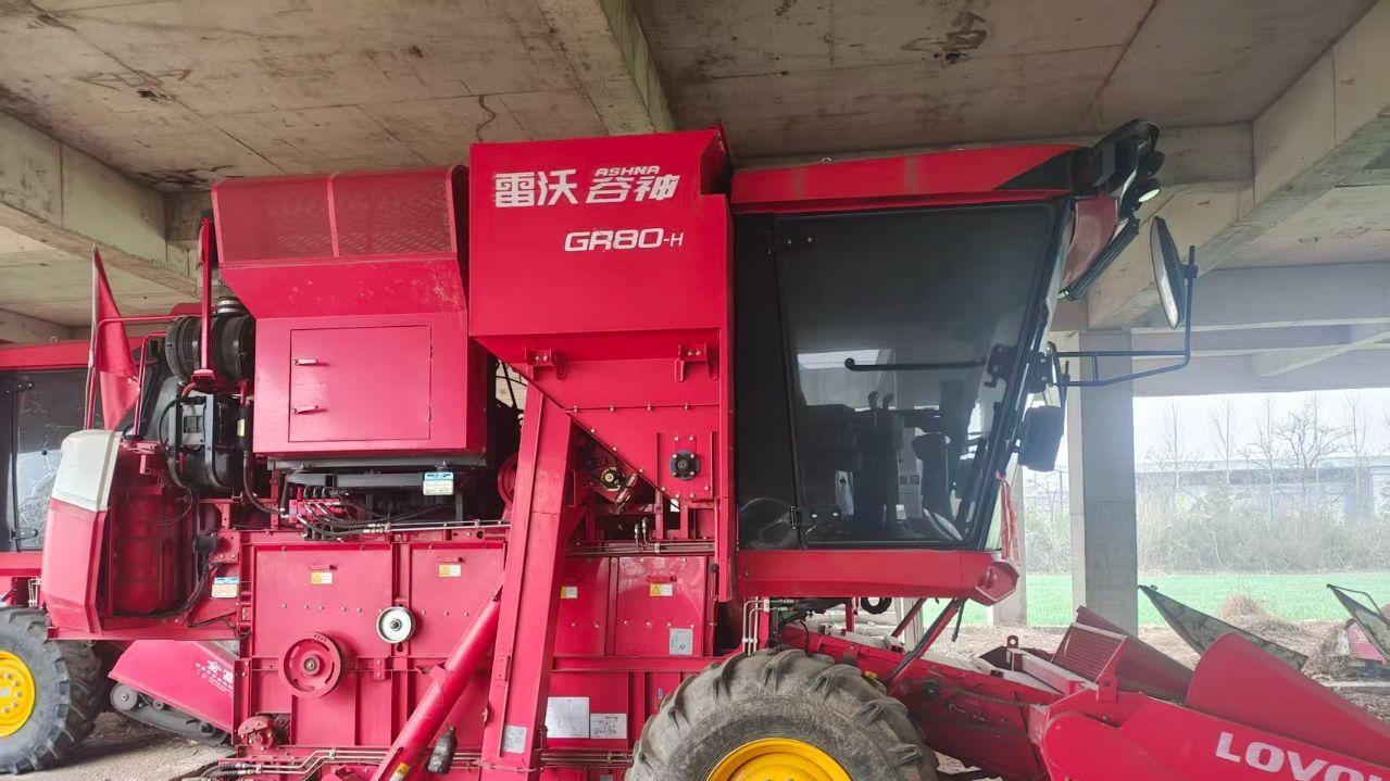 焦作市地区处理双割台GE80收获机