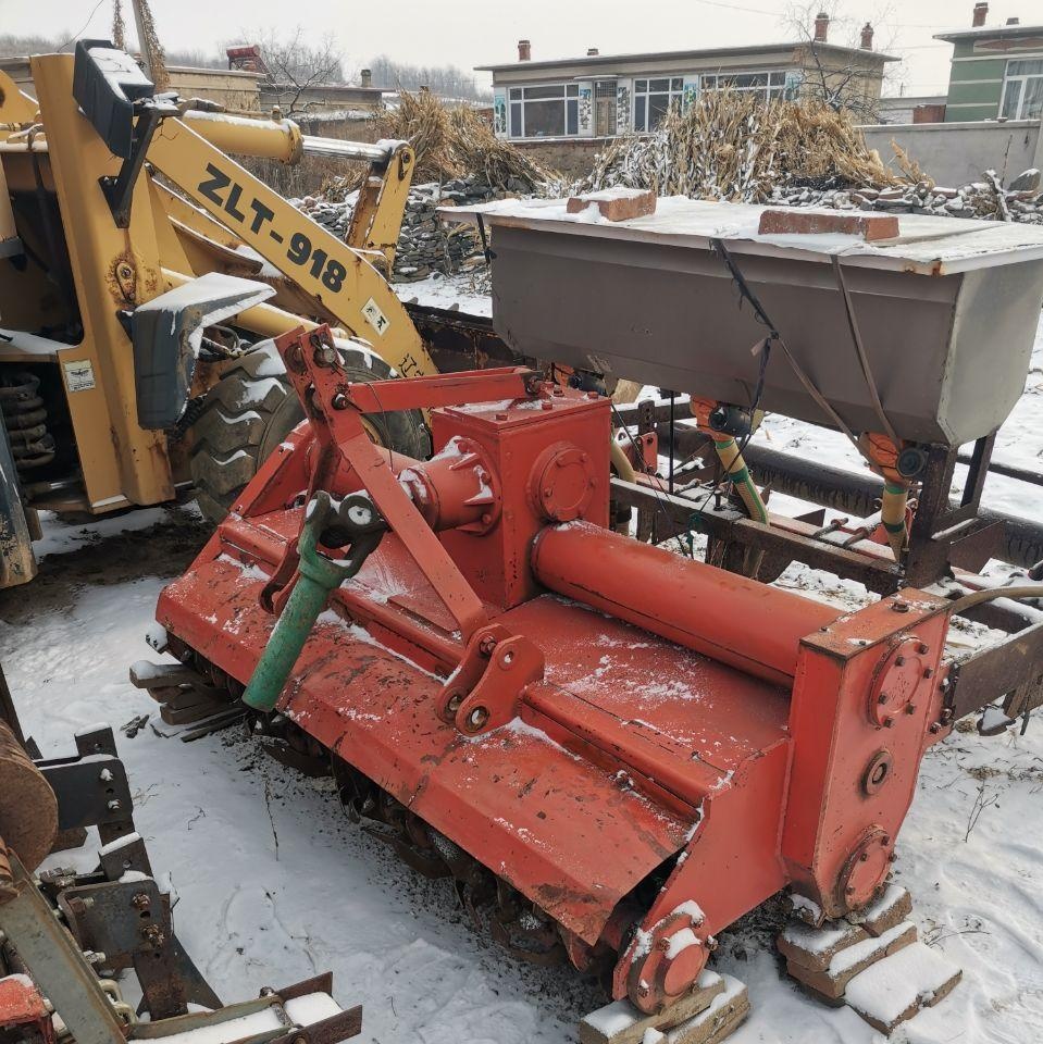 锦州地区处理有两台灭茬机和旋耕机