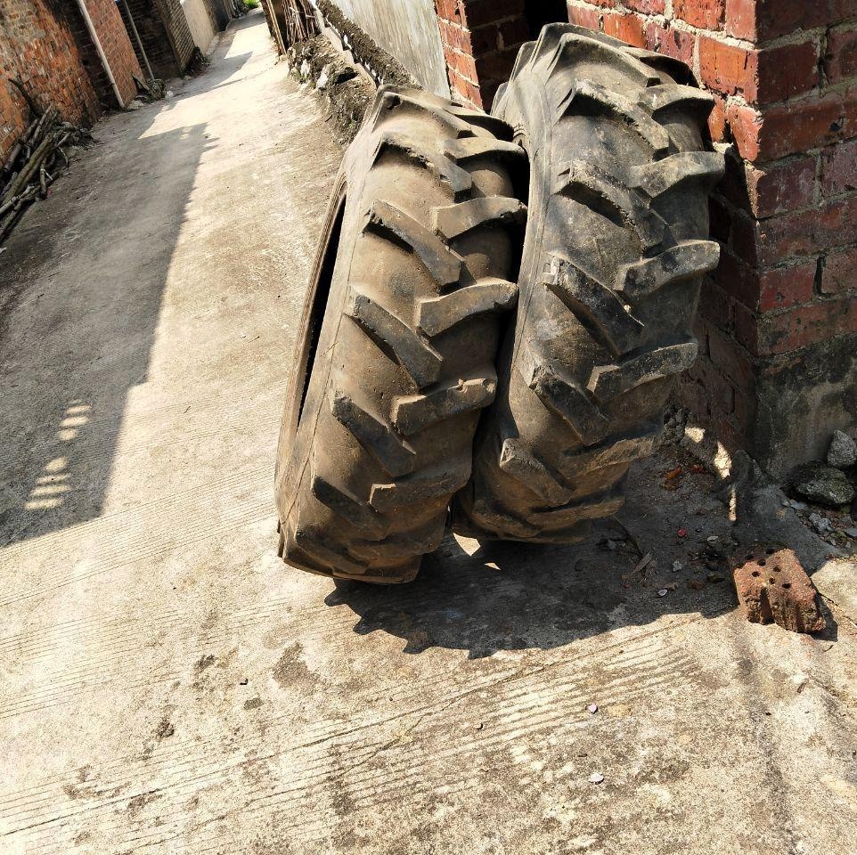 崇左地区处理甲字轮胎、700轮胎4米铝合金梯