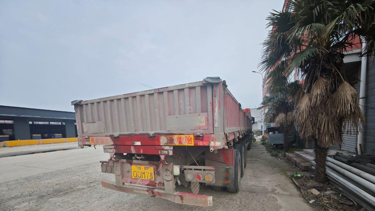 周口市地区处理解放平板式半挂车