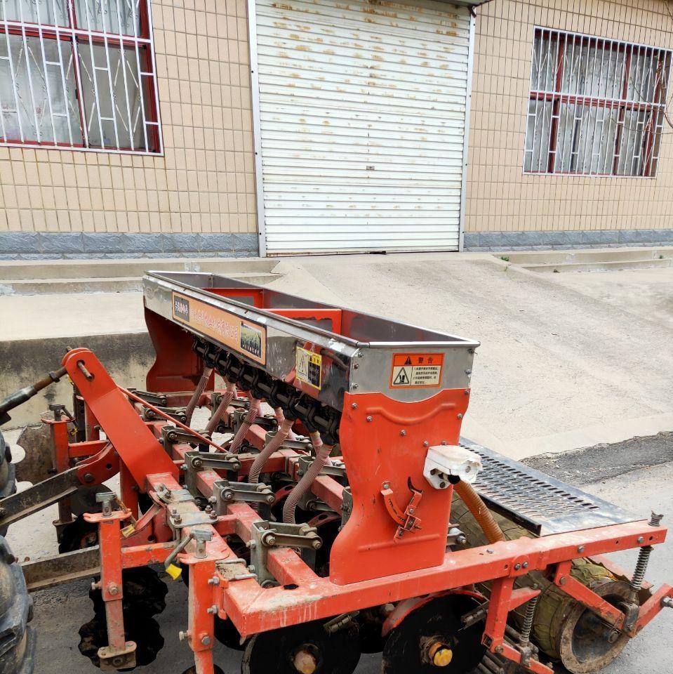 衡水地区处理13年泰山350带小麦播种机