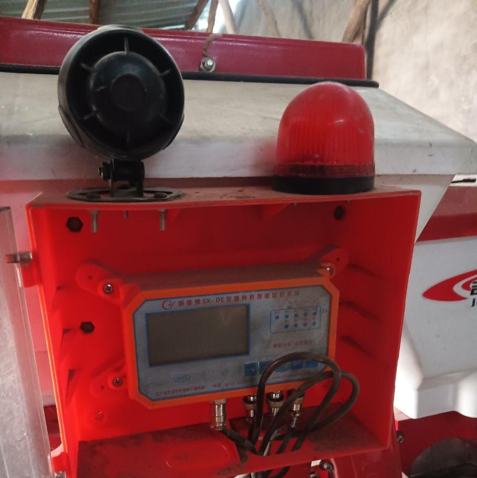 佳木斯地区处理东风350带两垄点播机