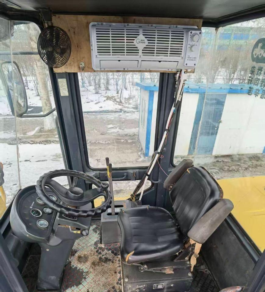 哈尔滨地区处理出售13年长臂柳工30铲车
