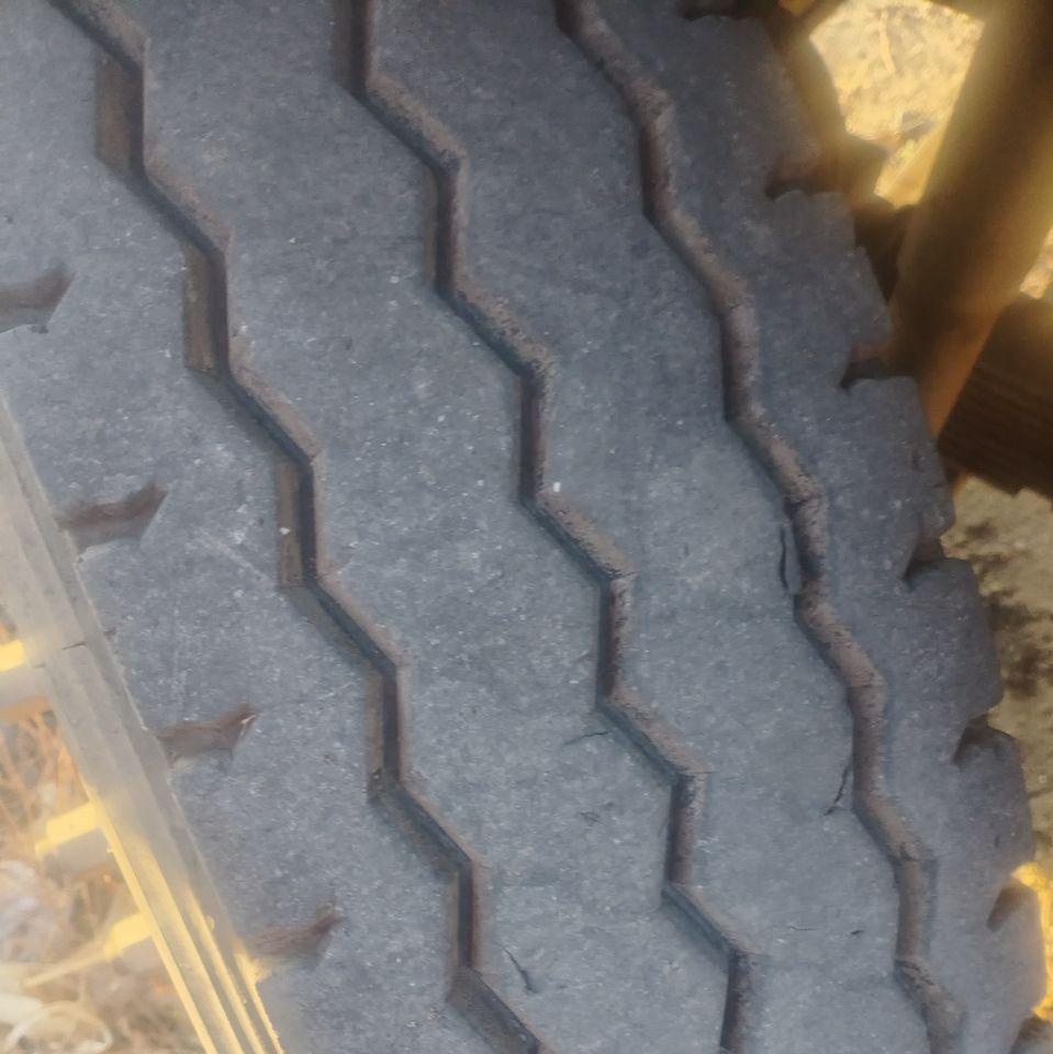 黑河地区处理900R20轮毂加轮胎