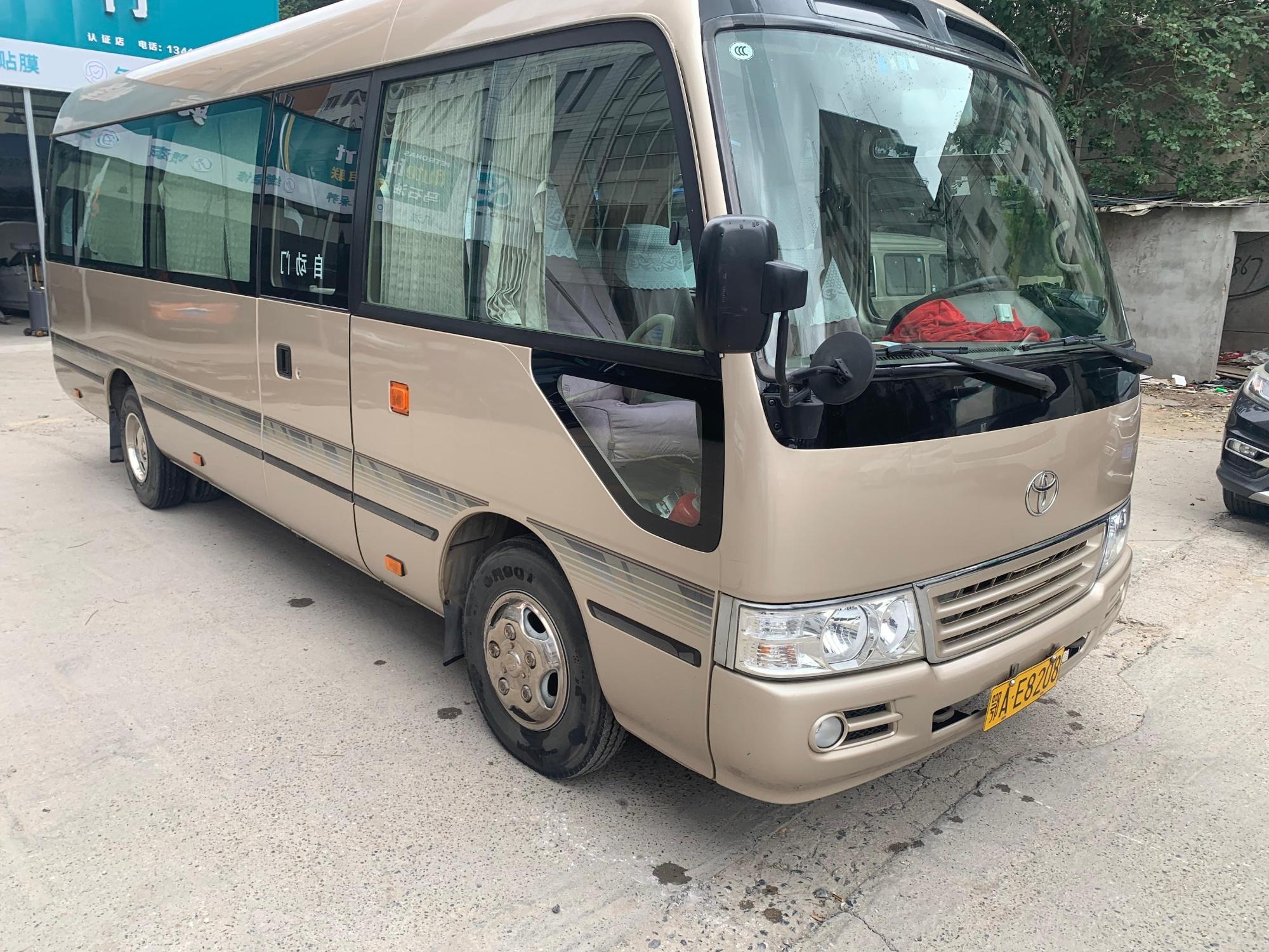 3月30日武汉丰田柯斯达牌中巴车（鄂AE8208）一台招标公告