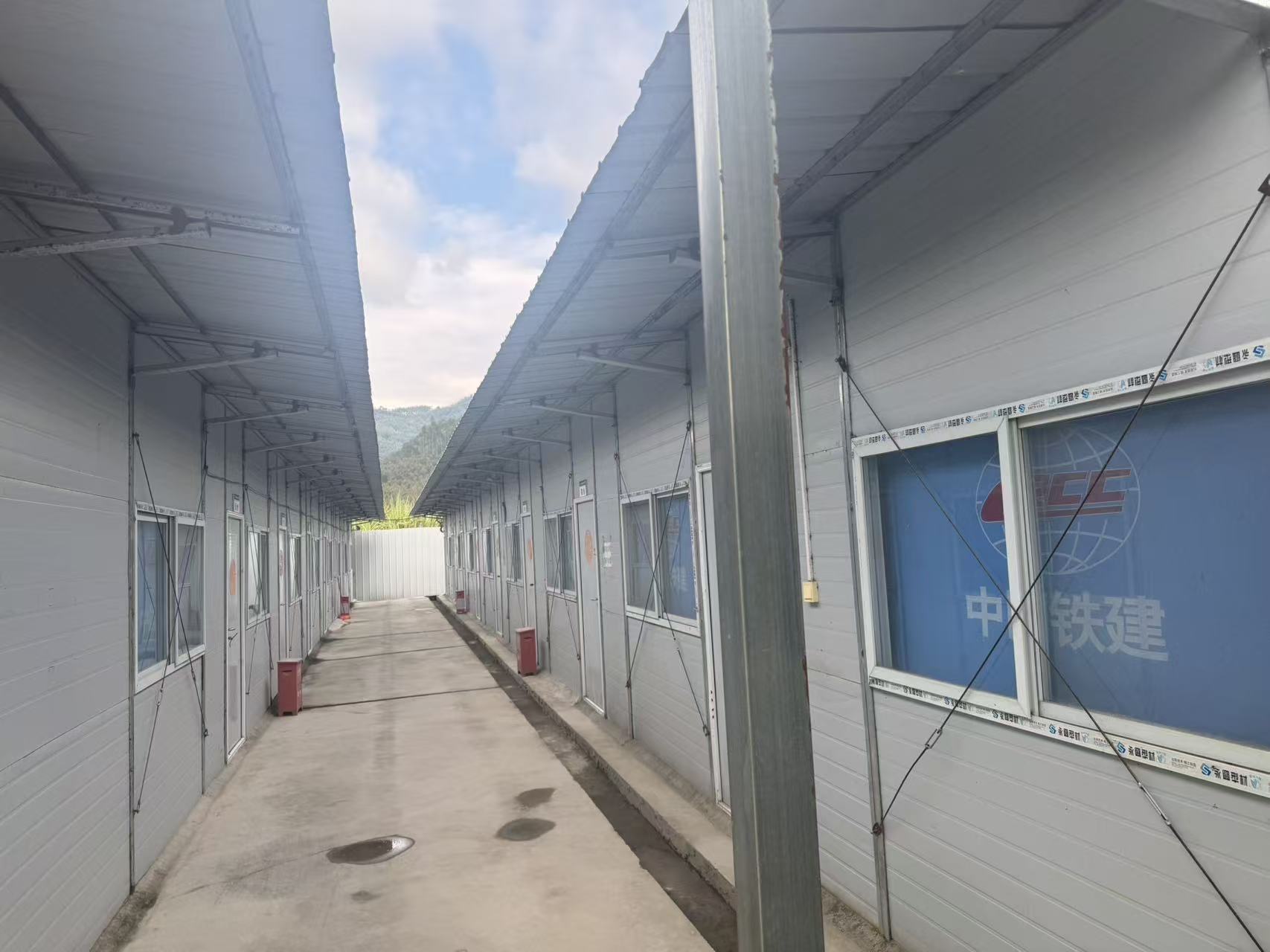 中铁十九局集团有限公司广西鱼宜高速公路TJ3标段项目经理部料仓、活动板房闲置出售