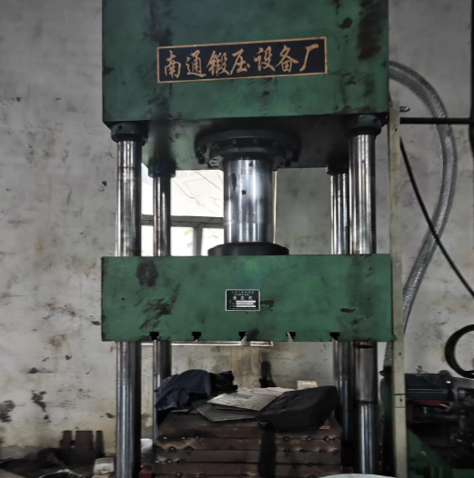 南京市地区工厂处理200T液压机