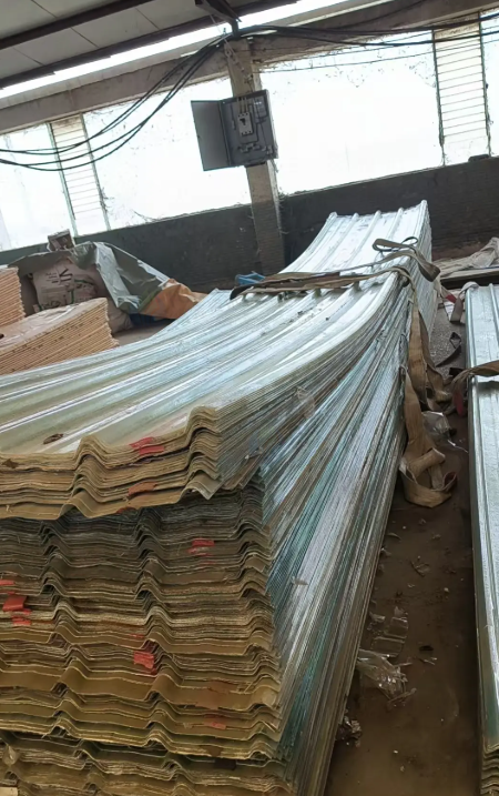 昆明市地区处理工厂旧瓦一批