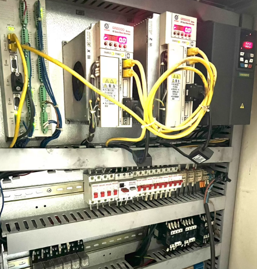 盐城市地区工厂处理云南机床厂CY-K6150Bx1000数控车床1台、SK520数控车床1台