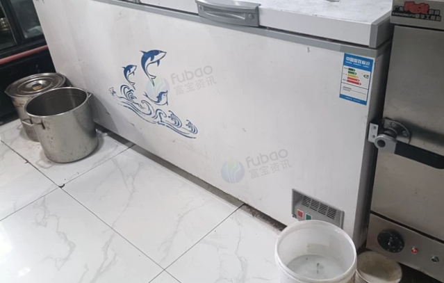 乐山市地区处理猛火灶，风管机，冰柜、展示柜、灶台、桌椅等