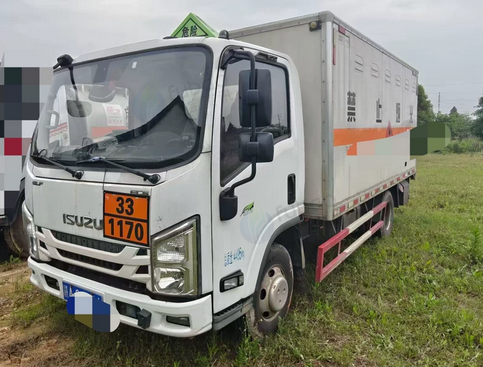 南昌市地区处理4.2米蓝牌厢式车