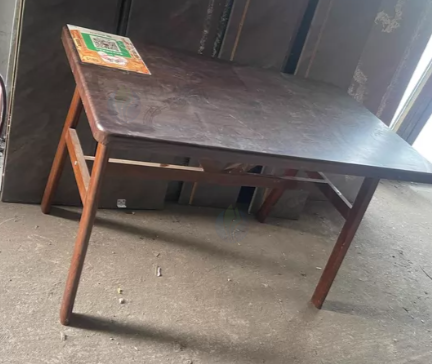昌吉地区火锅店不开了处理冷冻柜冷藏柜，火锅纯铁的锅，板凳，火锅桌子，菜栏