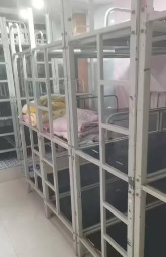 咸阳市地区处理22套铁架子床