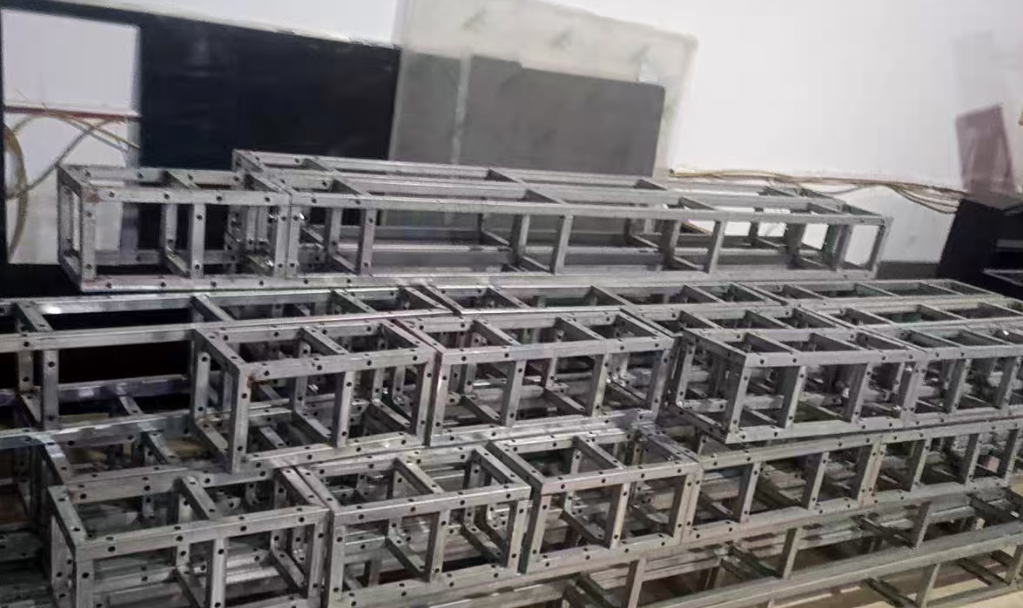 临汾市地区个人处理镀锌桁架一批