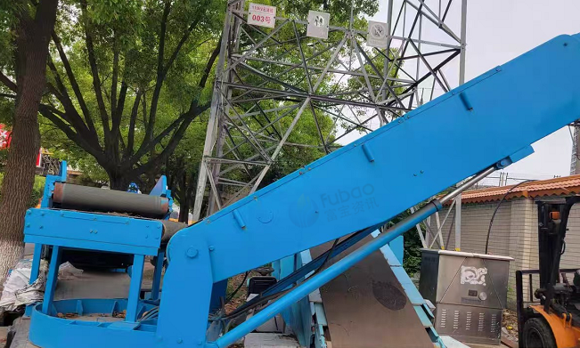襄阳市地区处理火车装卸机两台
